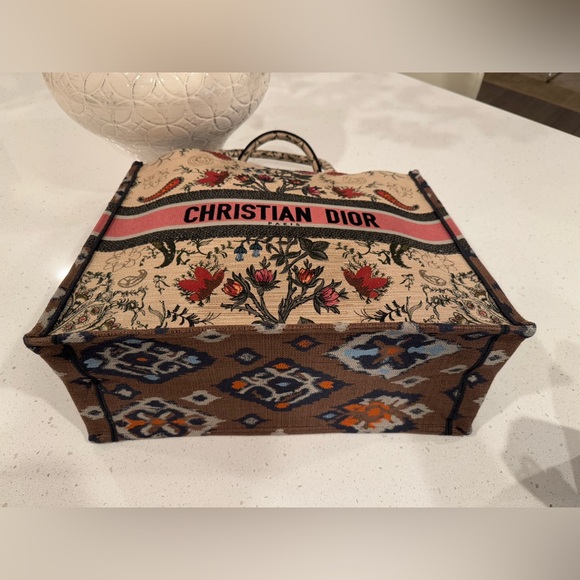 DIOR Large Floral Book Tote - Picture 5 of 10